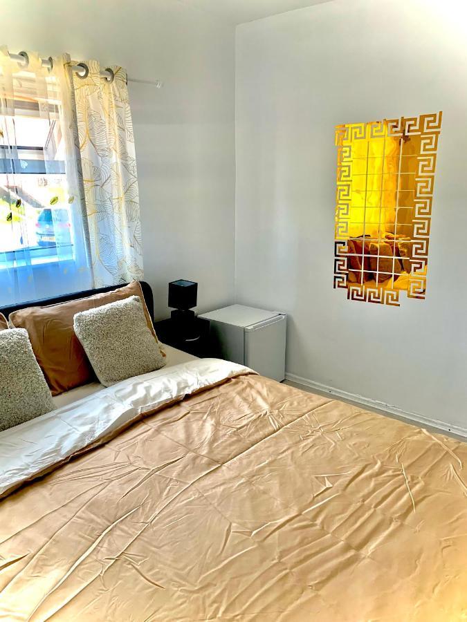 Double Room Bentilee Bucknall  Zewnętrze zdjęcie